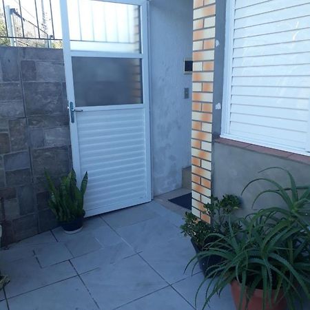 Apartamentos Por Diaria Av Domingos De Almeida 펠로타스 외부 사진