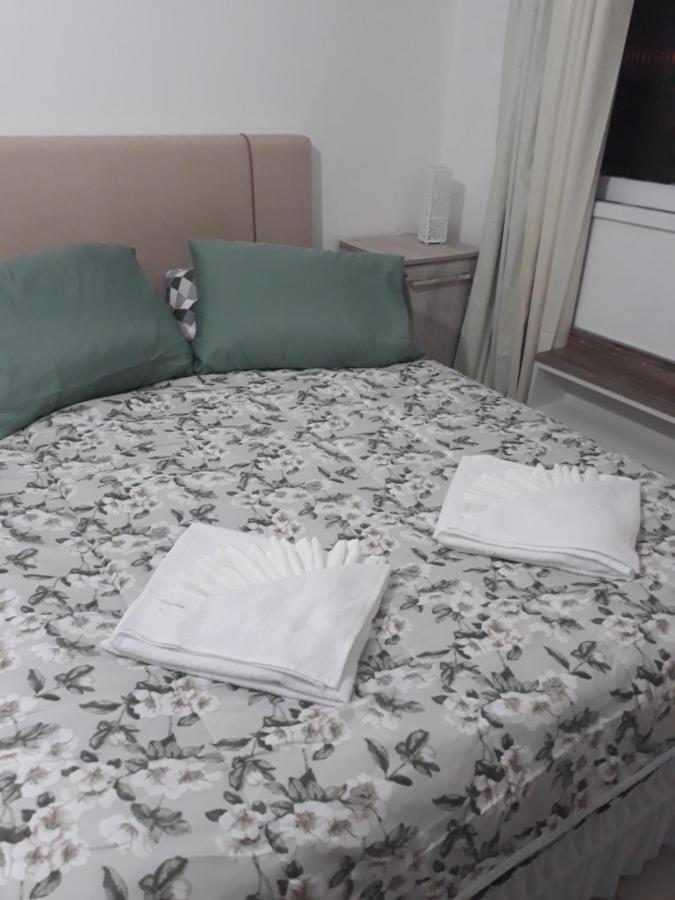 Apartamentos Por Diaria Av Domingos De Almeida 펠로타스 외부 사진